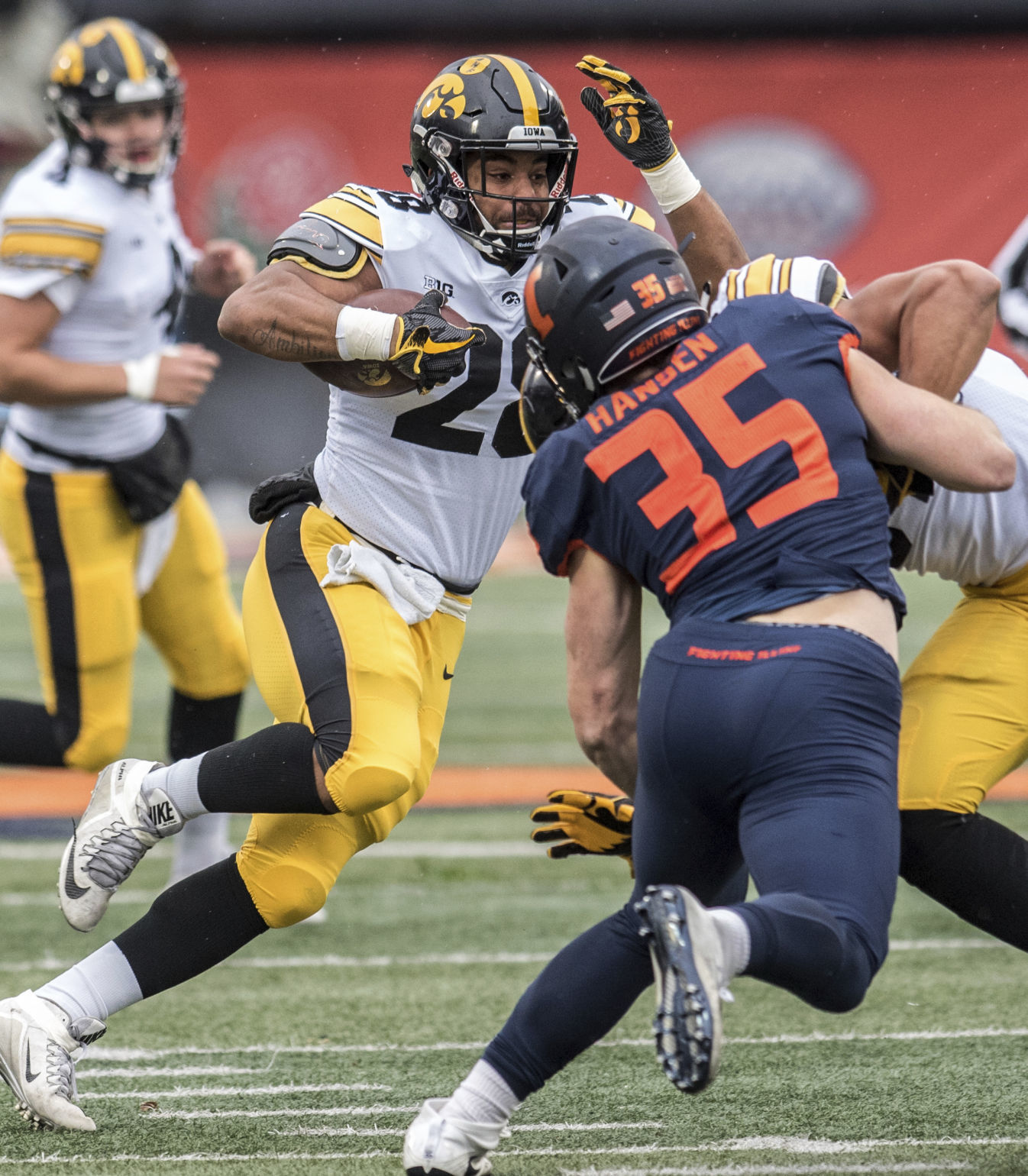 Iowa Illinois Football